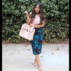 🤎💙Super Sexy floral pencil skirt💙🤎